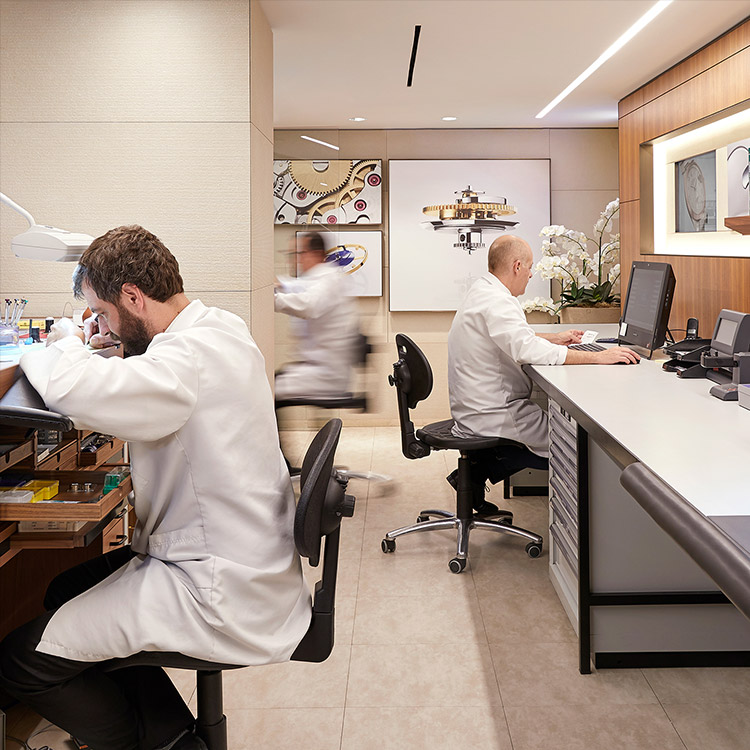 servicing-your-rolex-your-authorized-service-centre_portrait.webp